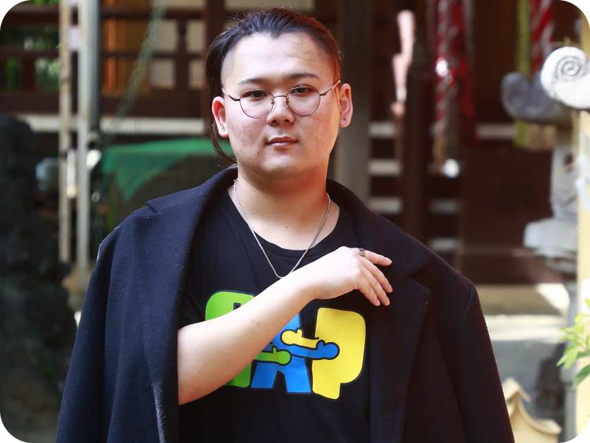 メインビジュアルブック制作者 2年グラフィックコース 牧瀬元輝さん