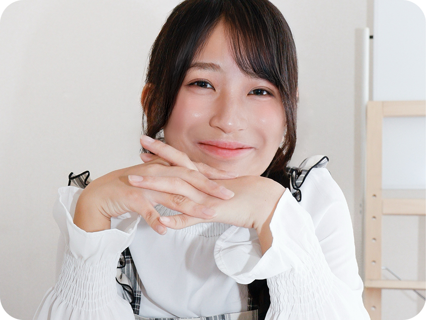 ポスターデザイン制作者 2年グラフィックデザインコース 皆川咲菜さん
