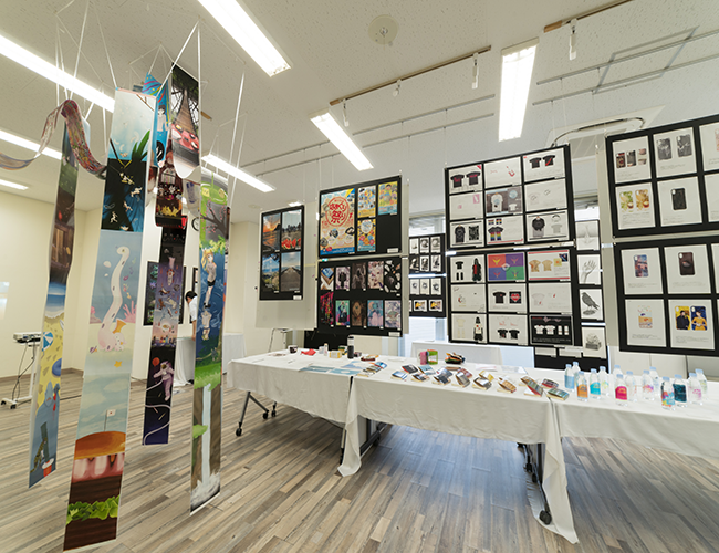 作品展示の画像が表示